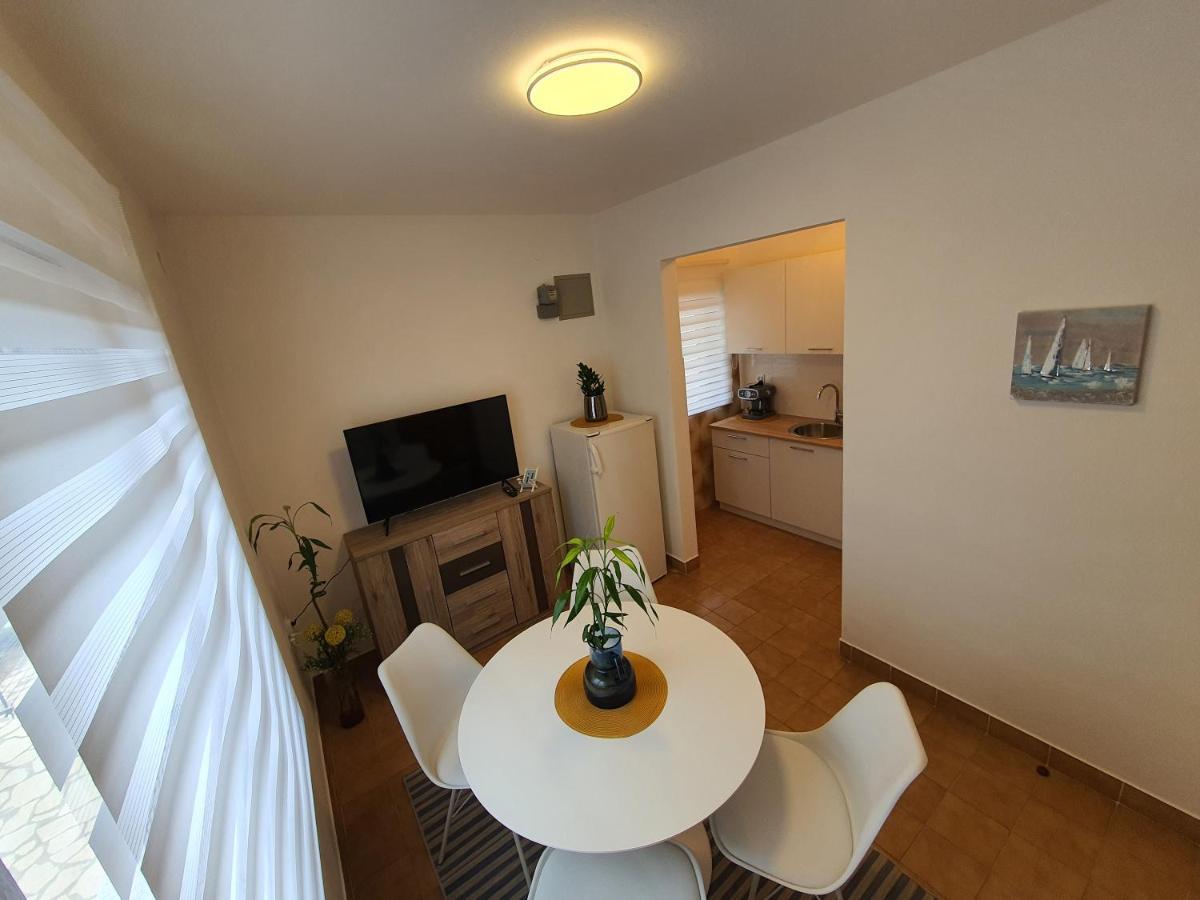 Apartments Luciana & Helena Pula Ngoại thất bức ảnh