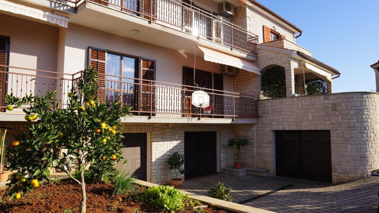 Apartments Luciana & Helena Pula Ngoại thất bức ảnh